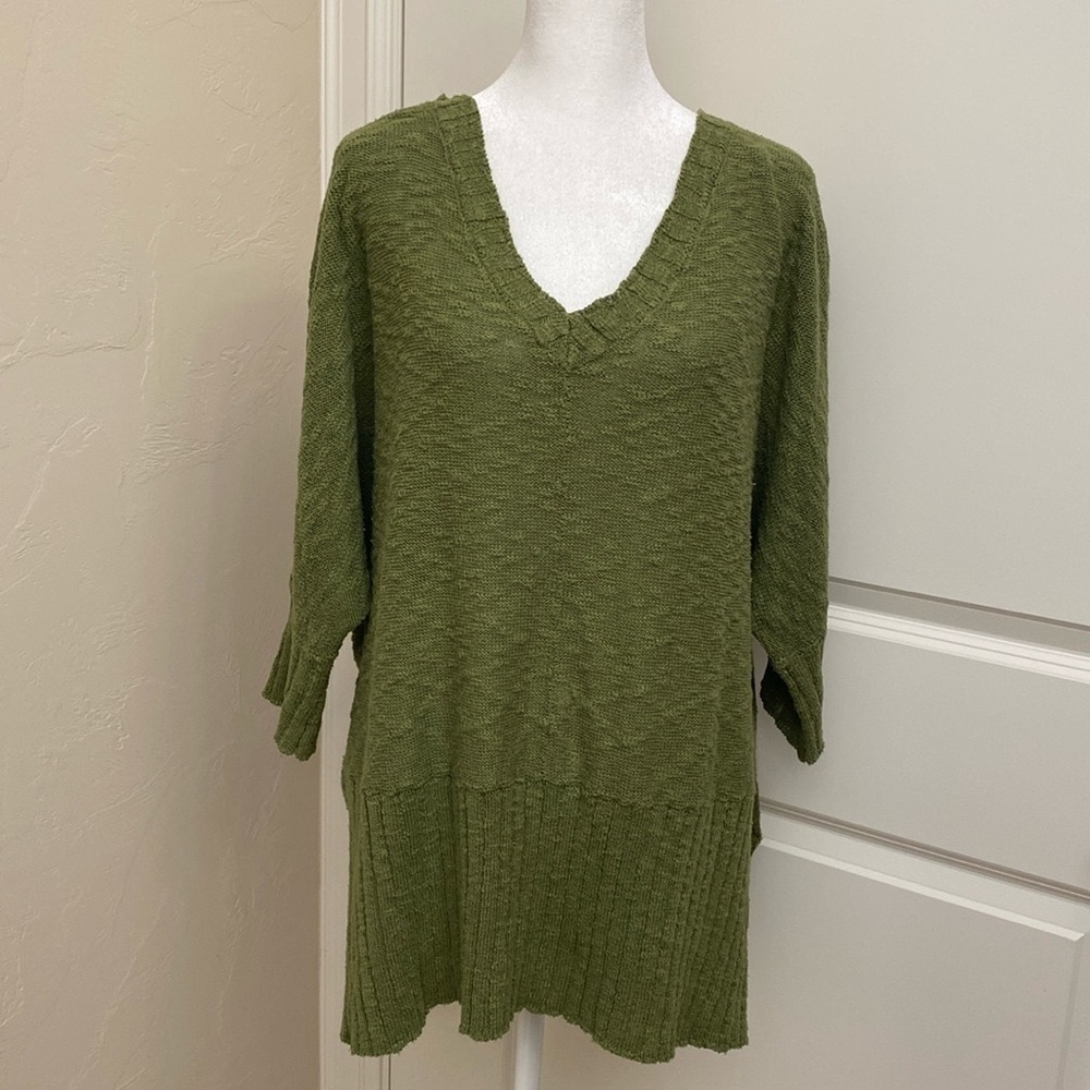 Soybu Tunic Sweater Women’s L Green oversized batwing sleeve side vents Cotton